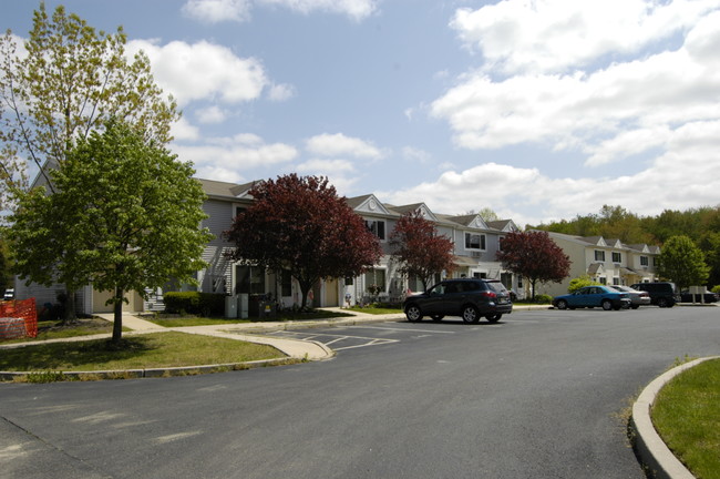 Royal Oaks in Mantua, NJ - Building Photo - Building Photo