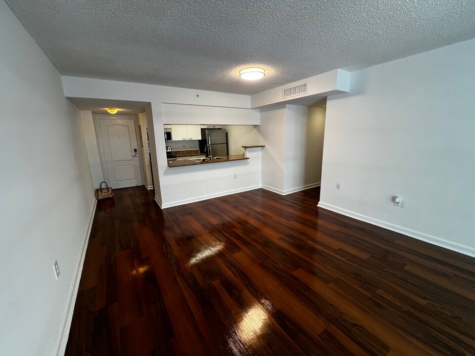 349 NE 33rd St, Unit B2 in Miami, FL - Building Photo