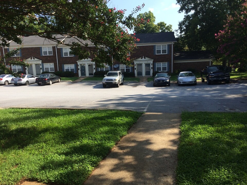 15 Galphin Dr, Unit 4 in Greenville, SC - Foto de edificio