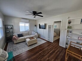1554 Orange Ave, Unit A in Costa Mesa, CA - Building Photo