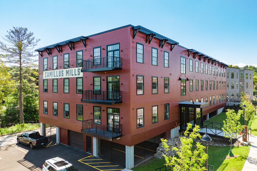 The Edge at Camillus Mills in Camillus, NY - Foto de edificio