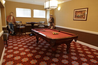Royal Estates of Wichita Falls Senior Living in Wichita Falls, TX - Foto de edificio - Building Photo
