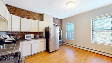 88 Hammond St, Unit 8 in Bangor, ME - Building Photo - Building Photo