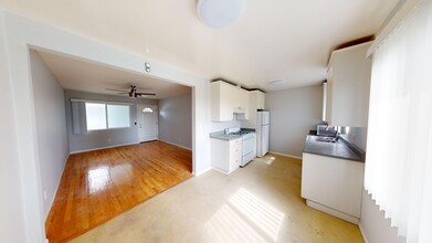 Belmont Apartments in Los Angeles, CA - Building Photo - Interior Photo