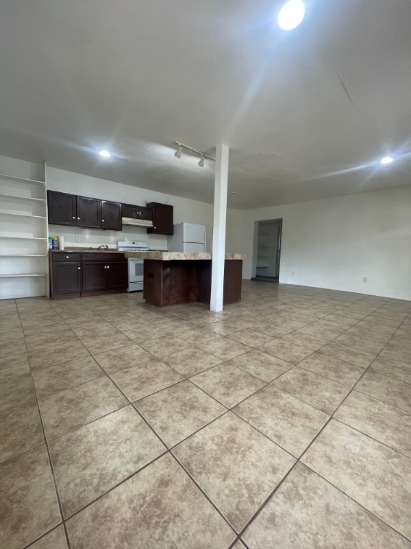 555 W Suni Dr in Safford, AZ - Building Photo - Building Photo