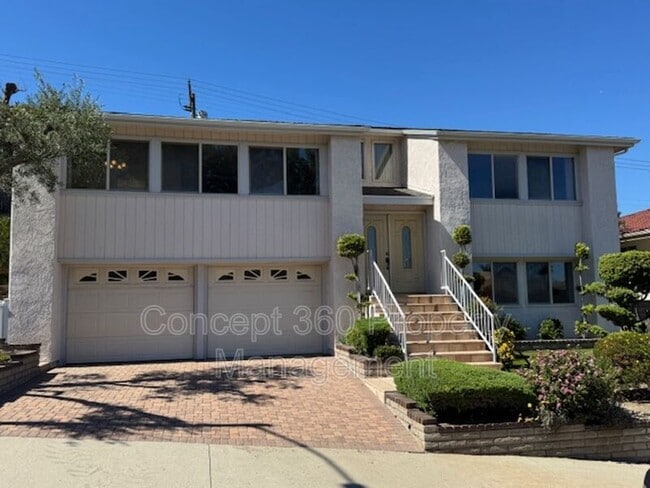 property at 1634 Laraine Cir
