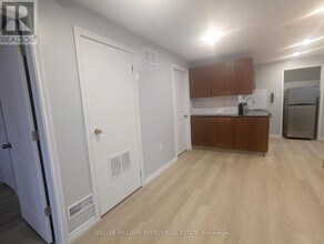 850 Bennett Ct in Oshawa, ON - Building Photo - Building Photo