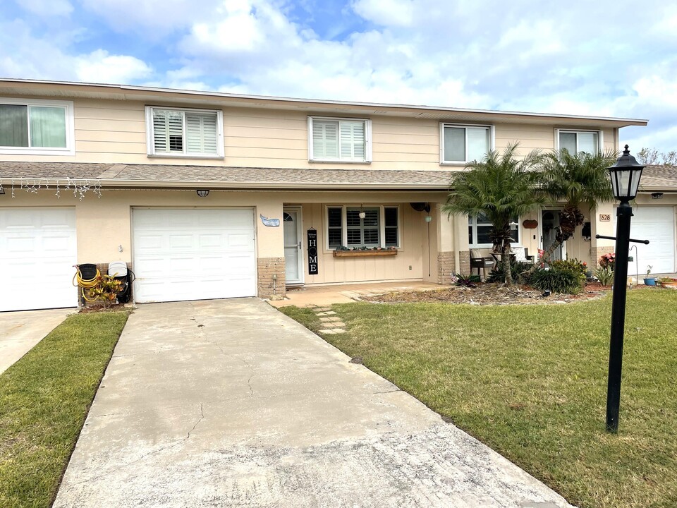 630 Desoto Ln in Satellite Beach, FL - Building Photo