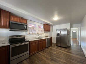 809 S 10th St in Allentown, PA - Building Photo - Building Photo