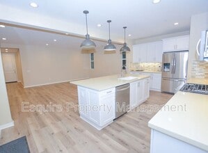 2725 Navajo St in Ventura, CA - Building Photo - Building Photo