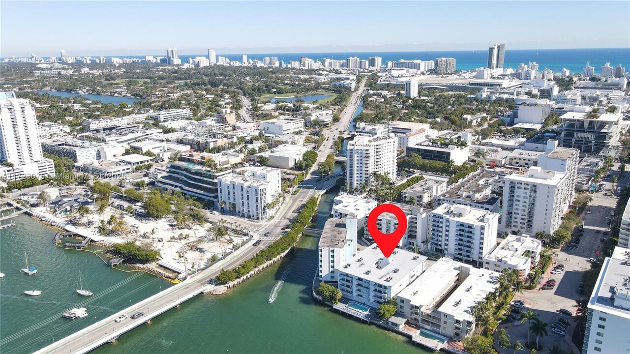 1662 Lincoln Ct in Miami Beach, FL - Building Photo