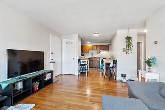 239 Kelton St in Boston, MA - Building Photo - Building Photo