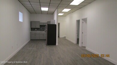 502 George St in Throop, PA - Building Photo - Building Photo