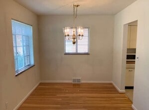 3434 Linwood Ave, Unit 2L in Cincinnati, OH - Foto de edificio - Building Photo