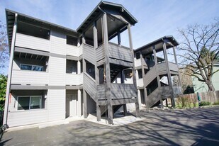 3651 SE Francis St in Portland, OR - Building Photo