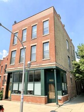 Leavitt and Polk 3BR Remodel - UIC/TriTaylor in Chicago, IL - Foto de edificio - Building Photo