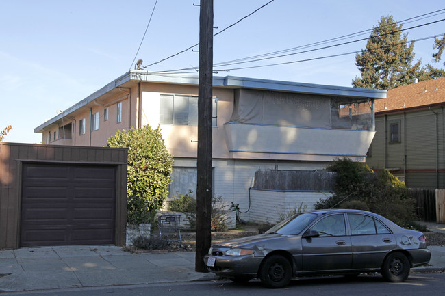 1039 Santa Clara Ave in Alameda, CA - Building Photo - Building Photo