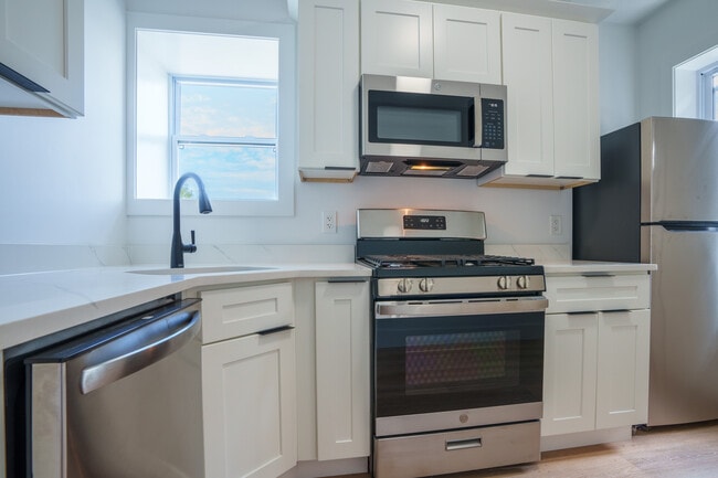 10 Mount Pleasant Ave in Boston, MA - Foto de edificio - Interior Photo