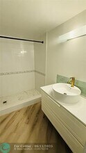 10257 NW 9th St in Miami, FL - Building Photo - Building Photo