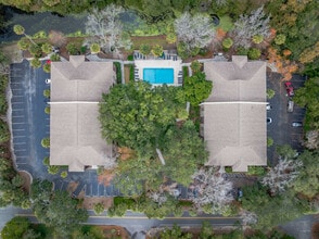 21 Lagoon Rd in Hilton Head Island, SC - Building Photo - Building Photo