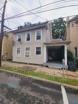 810 Monroe St in Stroudsburg, PA - Building Photo