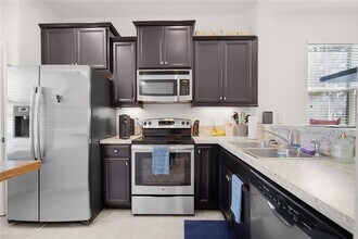 107 Phillip Scott Dr in Daytona Beach, FL - Building Photo - Building Photo