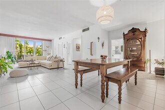 5001 Collins Ave in Miami, FL - Building Photo - Building Photo