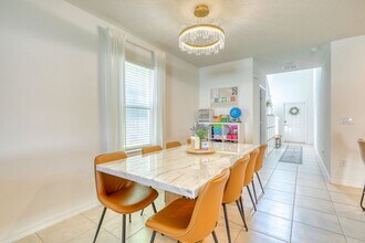 111 Rain Lily Ave in Spring Hill, FL - Foto de edificio - Building Photo