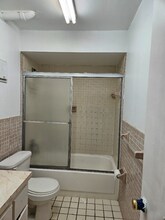 5881 NW 16th Pl in Sunrise, FL - Foto de edificio - Building Photo