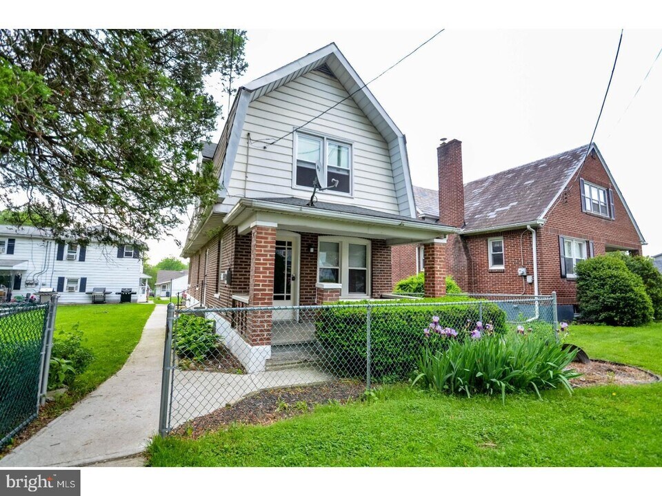 1726 8th St, Unit House in Bethlehem, PA - Building Photo