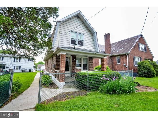 1726 8th St, Unit House