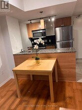37-937 Grosvenor St in Toronto, ON - Building Photo - Building Photo