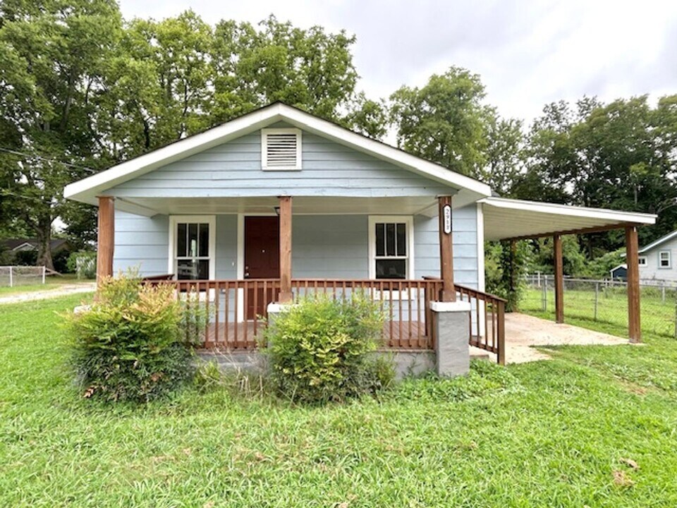 2911 Meridian St N in Huntsville, AL - Building Photo