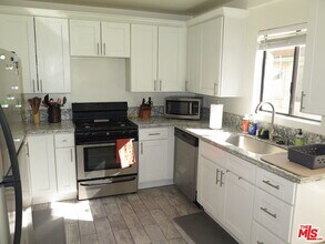 7550 Zombar Ave in Los Angeles, CA - Building Photo - Building Photo