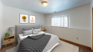 222 N Kendall Ave in Kalamazoo, MI - Foto de edificio - Building Photo