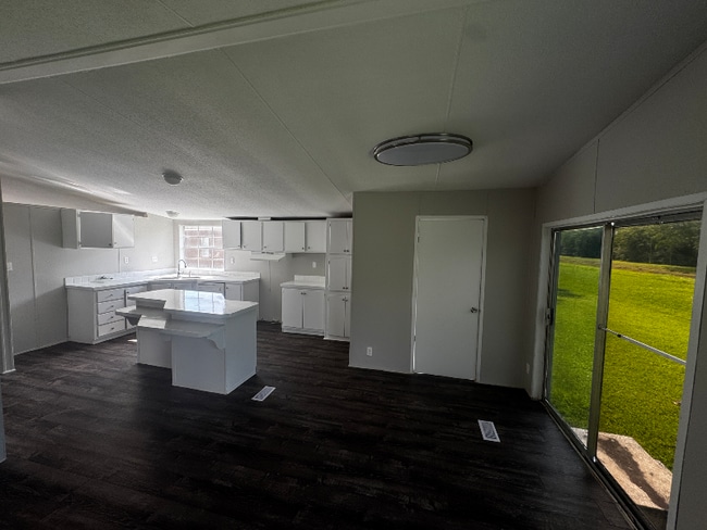 151 Fox Meadow Dr in Alvin, TX - Building Photo - Building Photo
