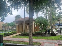 8060 N Nob Hill Rd in Tamarac, FL - Building Photo - Building Photo