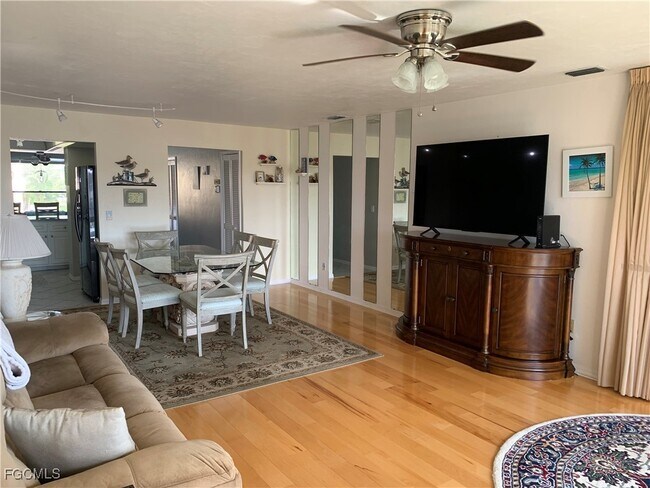 property at 1628 SE 46th St