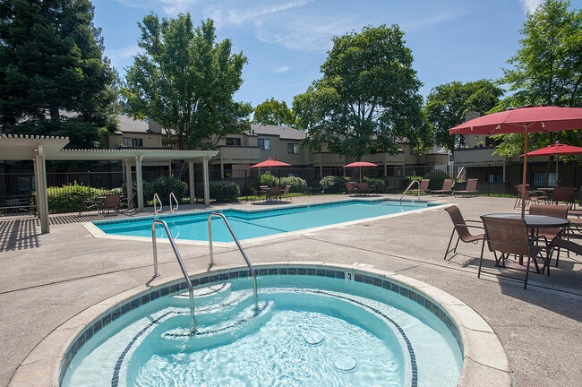 Sierra Glen in Citrus Heights, CA - Foto de edificio - Building Photo