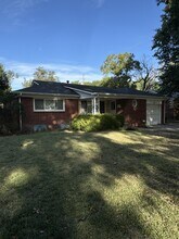 937 S Broadmoor St in Wichita, KS - Building Photo - Building Photo