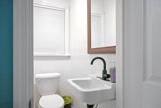 916 Bern St in New Bern, NC - Building Photo - Building Photo