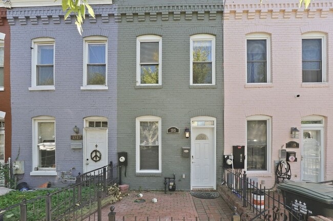 property at 1515 Independence Ave SE