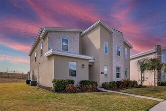 9084 Sommerset Hills Dr in Davenport, FL - Building Photo - Building Photo