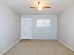 401 Betchan Dr-Unit -2A in Lake Dallas, TX - Building Photo - Building Photo