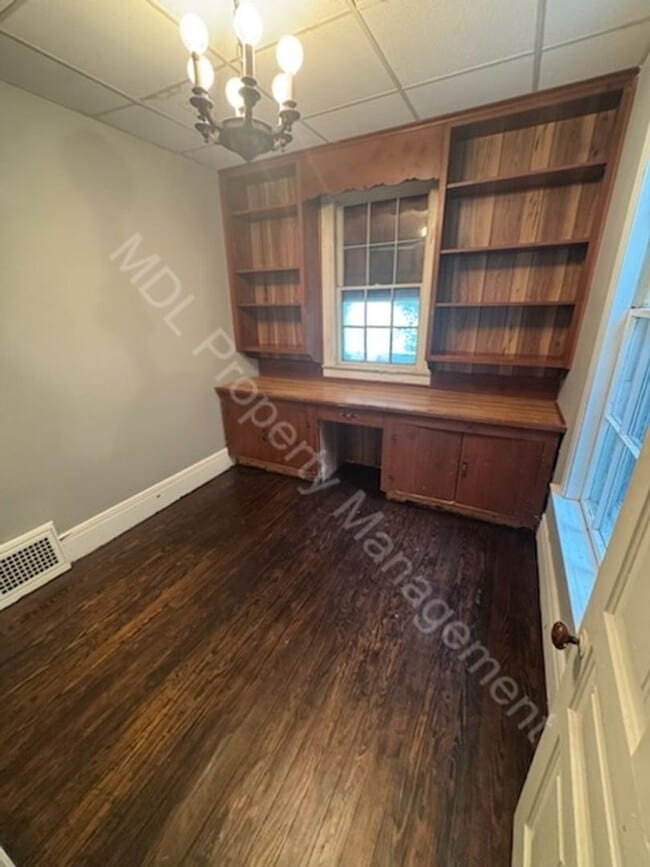 property at 402 S Harrison St