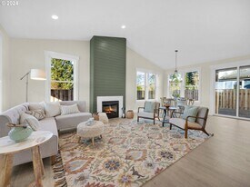 1521 Sunlit Ln in Seaside, OR - Building Photo