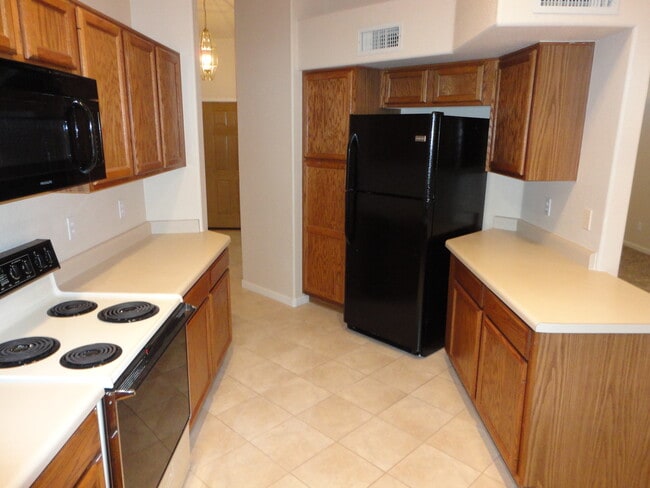 233 W Verano Pl in Gilbert, AZ - Building Photo - Building Photo