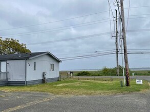 102 W Veterans Ave in Westport, WA - Building Photo - Building Photo