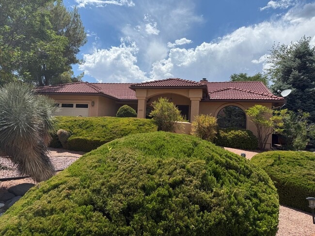 390 Orchard Ln in Sedona, AZ - Building Photo - Building Photo