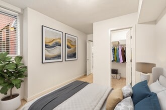 Park Metro in Bellevue, WA - Building Photo - Building Photo